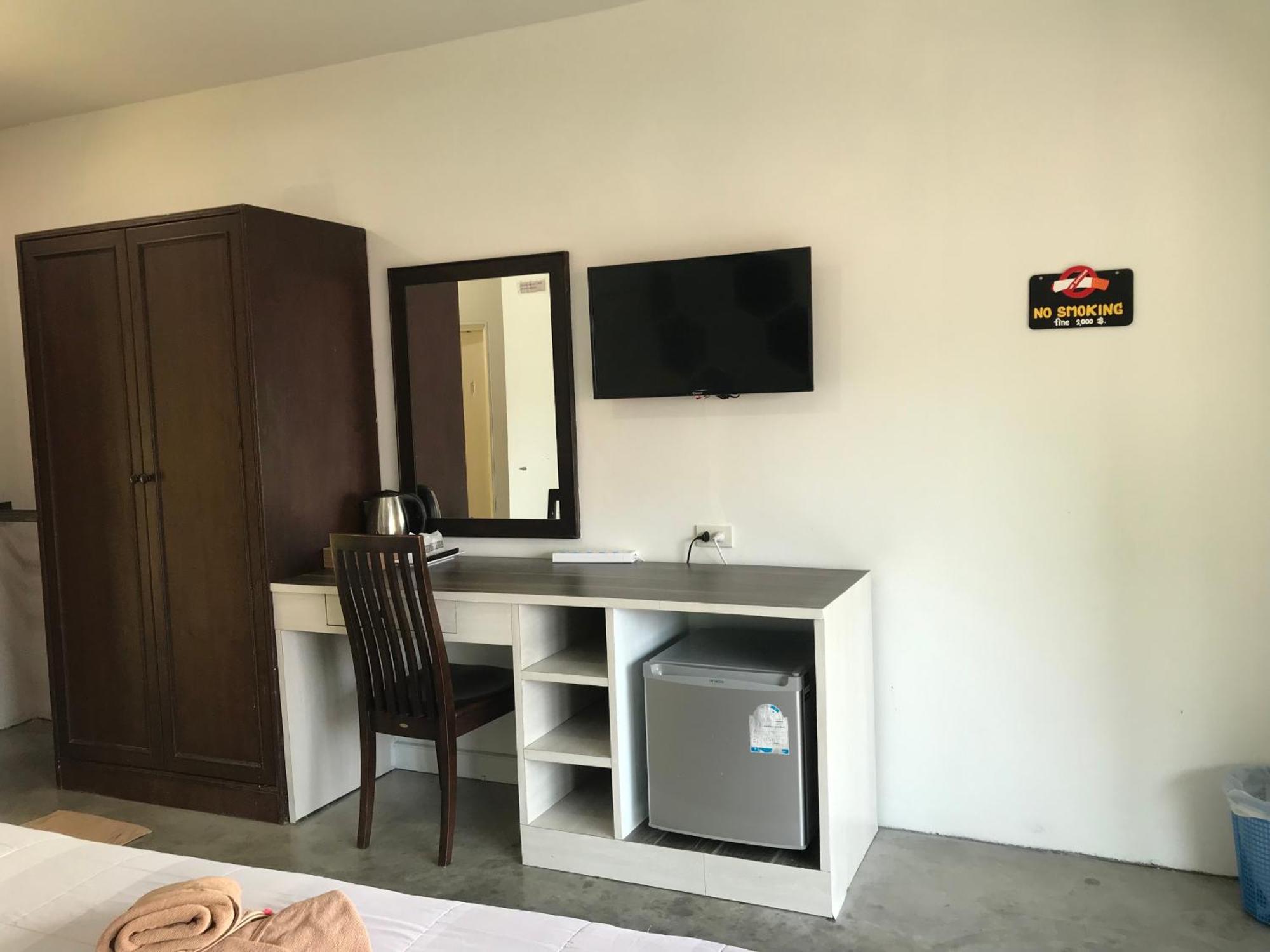 Pp Midnight Hotel Phi Phi Islands Exterior photo