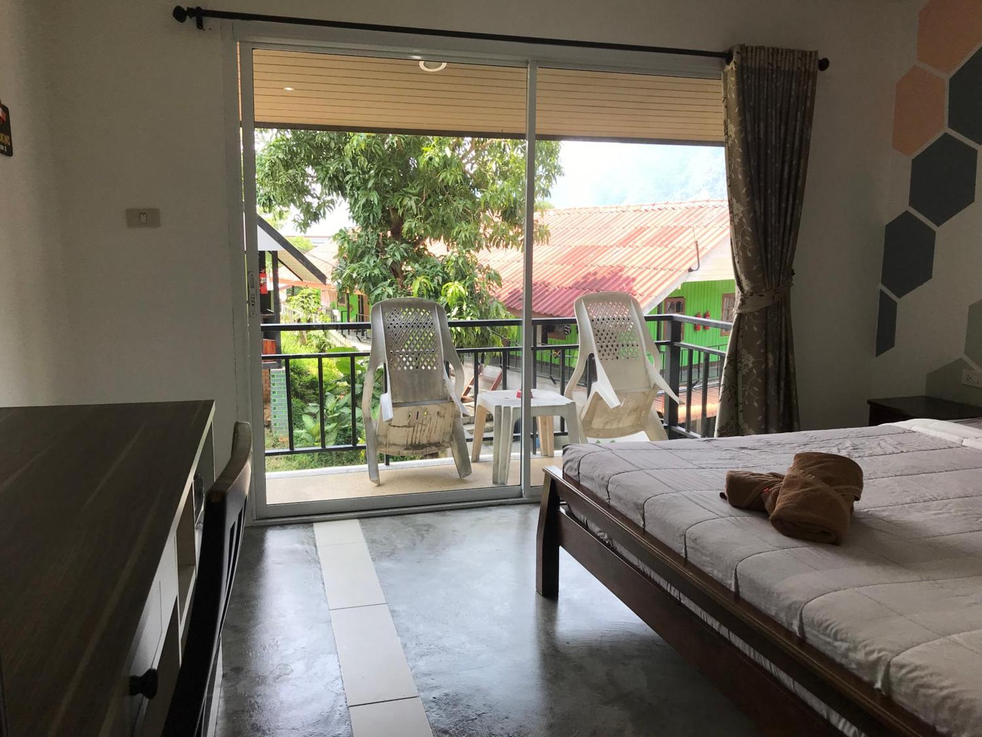 Pp Midnight Hotel Phi Phi Islands Exterior photo